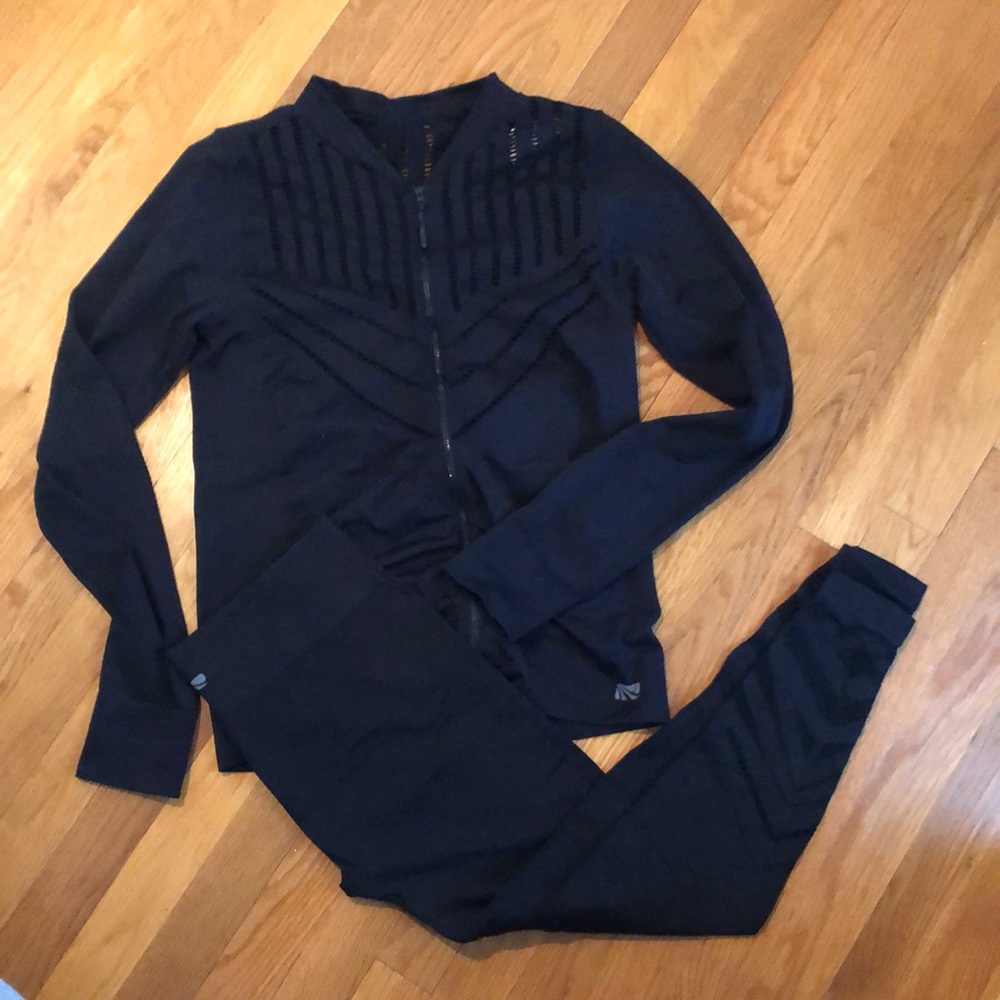 Woman’s Matching Set - Picture 1 of 5